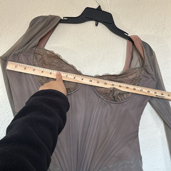 House of CB L D-DD  'Safran' Mocha Corset Midi Dress NWOT - Picture 6 of 13